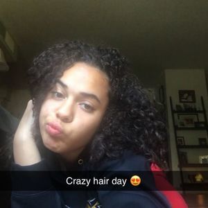 Meet your Posher, Carin